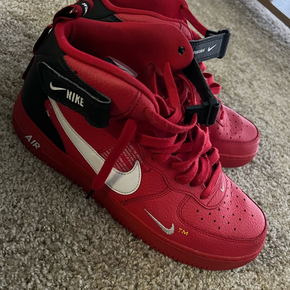 Size 11 Nike and men’s Jordan’s they need to go!!!